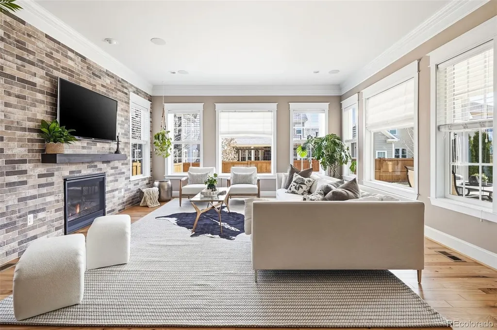 6082 Chester Street Denver CO 80238