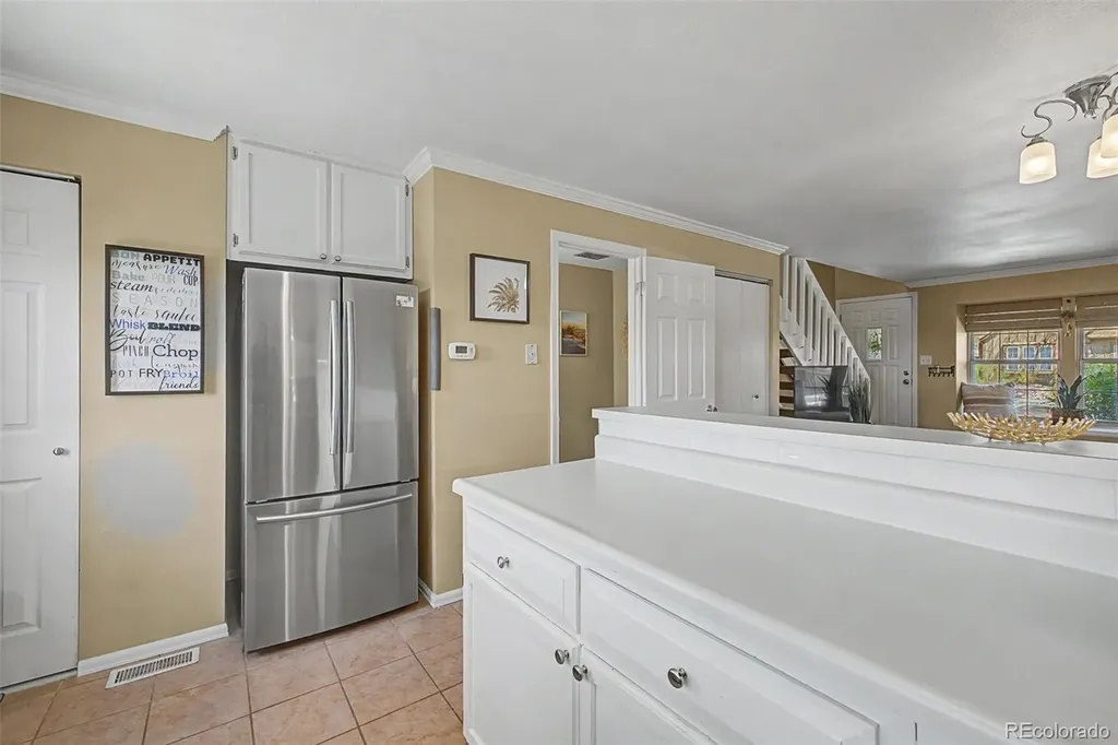 6618 Warbler Lane Colorado Springs CO 80919