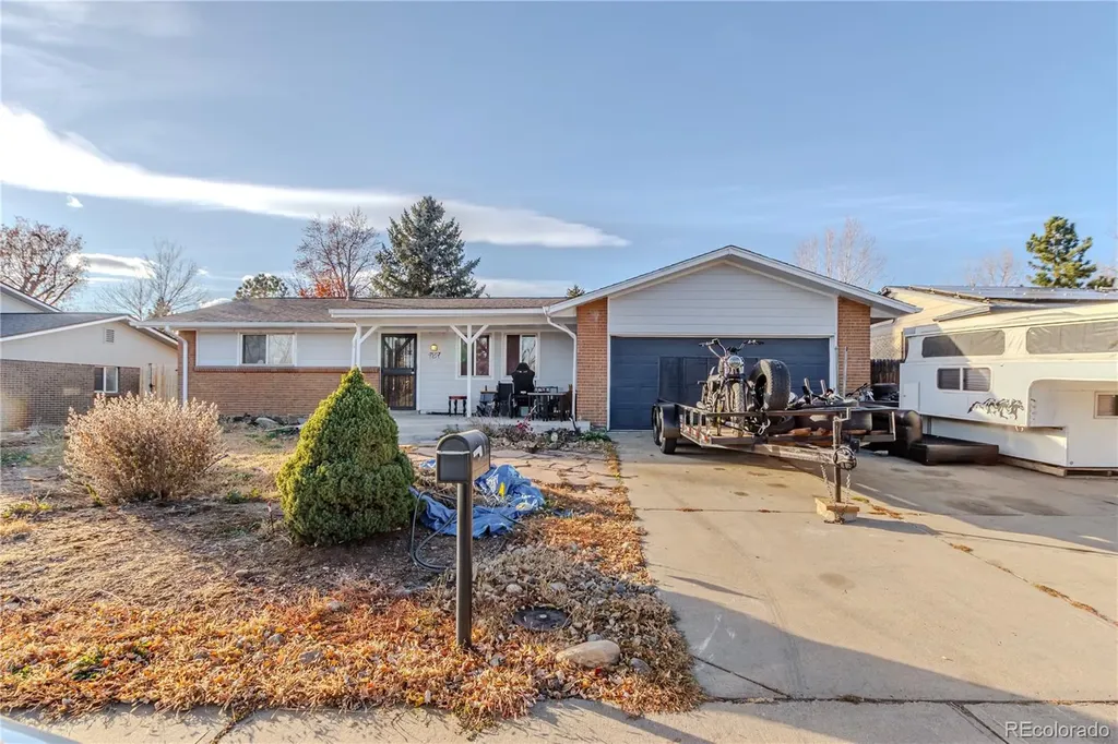 959 S Johnson Way Lakewood CO 80226