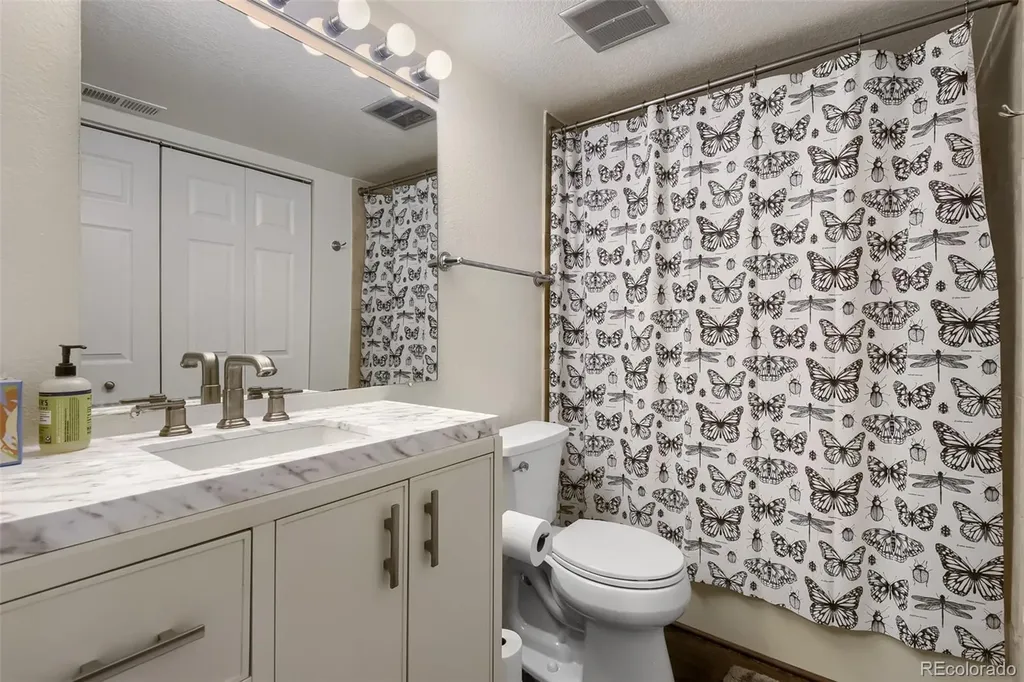 10273 E Peakview Avenue Englewood CO 80111