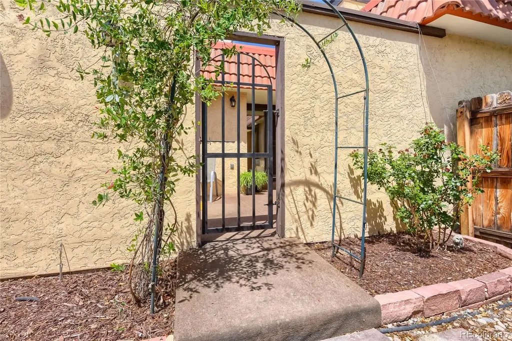 1457 S Salem Way Aurora CO 80012