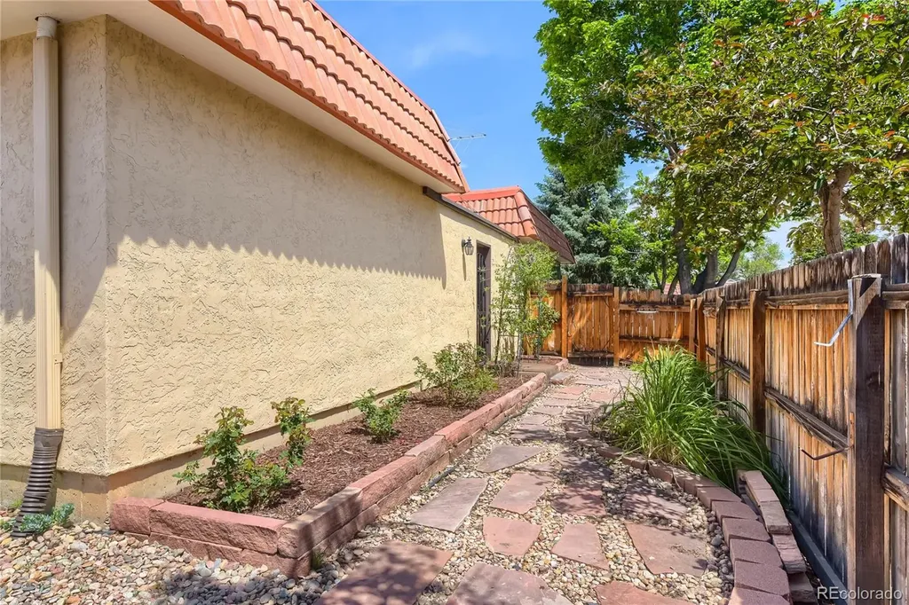 1457 S Salem Way Aurora CO 80012