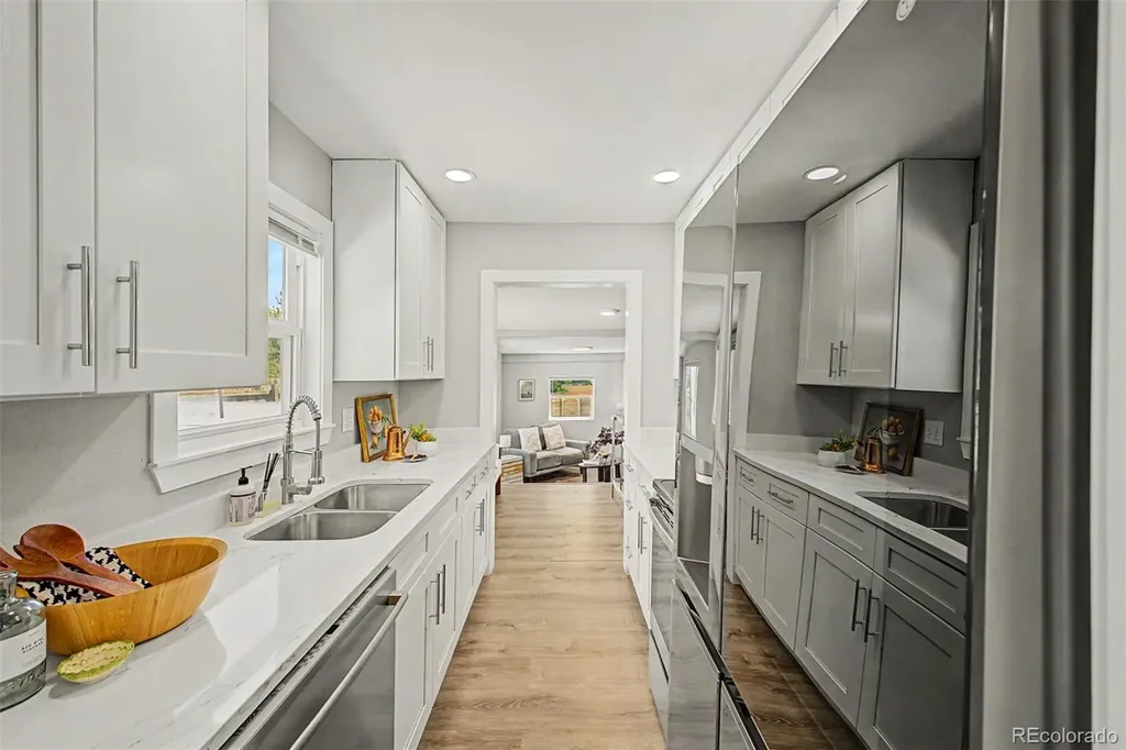 1870 W Beekman Place Denver CO 80221