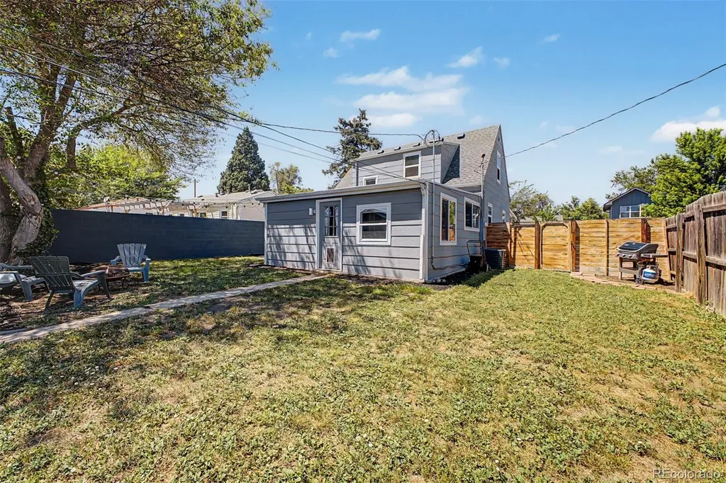 1870 W Beekman Place Denver CO 80221