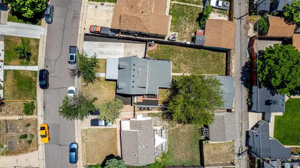 1870 W Beekman Place Denver CO 80221