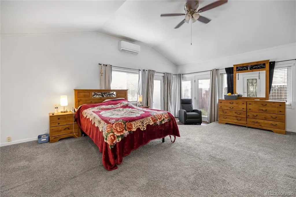 1093 S Holland Street Lakewood CO 80226