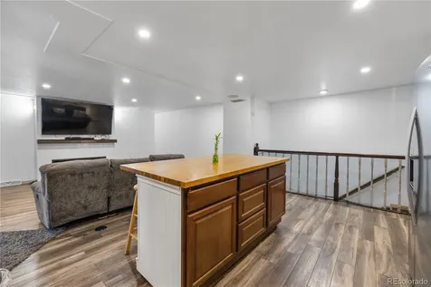 1093 S Holland Street Lakewood CO 80226