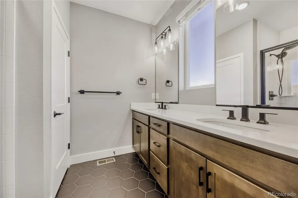 15514 W Washburn Avenue Lakewood CO 80228