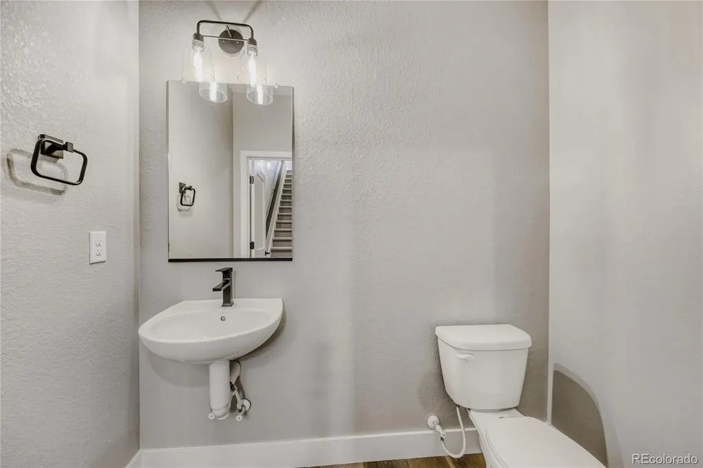 15514 W Washburn Avenue Lakewood CO 80228