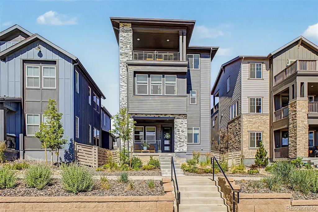 Littleton CO, 8709 Middle Fork Street