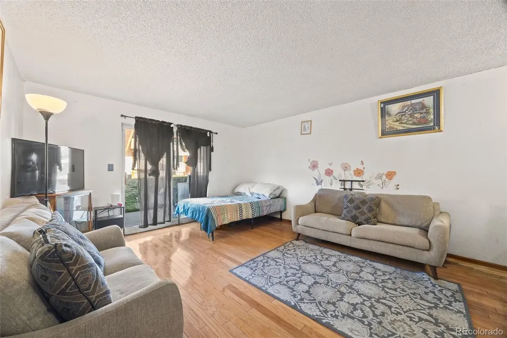 10211 Ura Lane Denver CO 80260