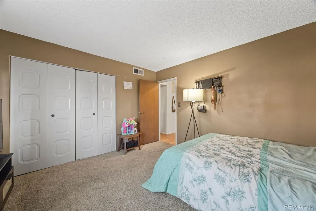 10211 Ura Lane Denver CO 80260