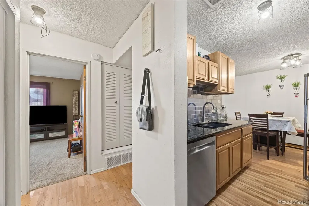 10211 Ura Lane Denver CO 80260
