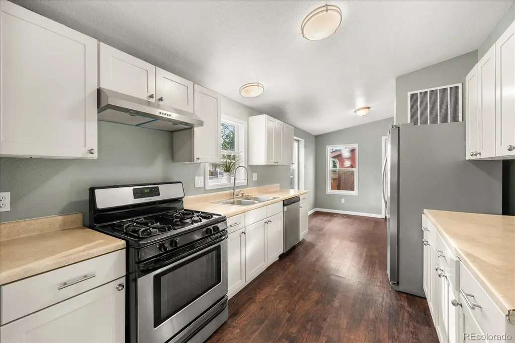 1924 W Asbury Avenue Denver CO 80223