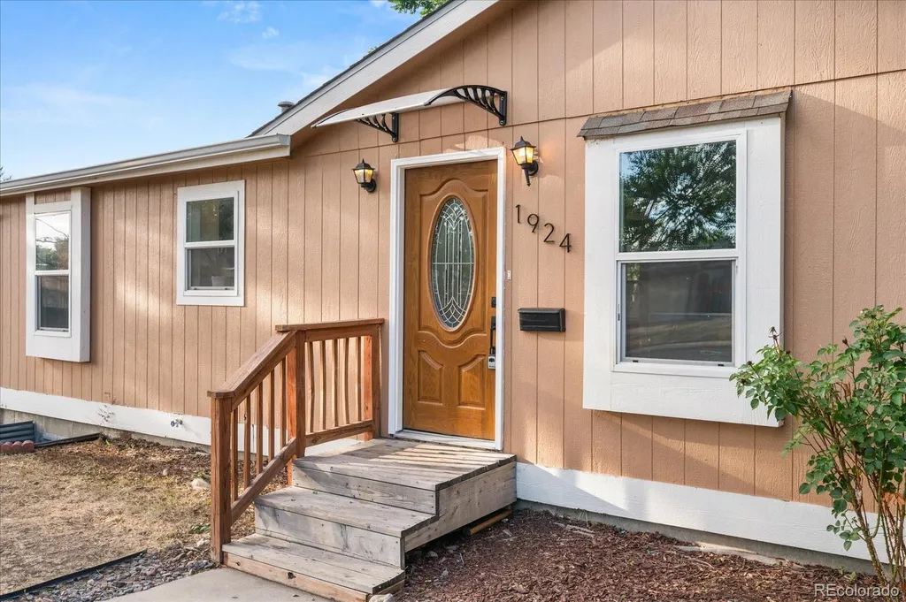 1924 W Asbury Avenue Denver CO 80223