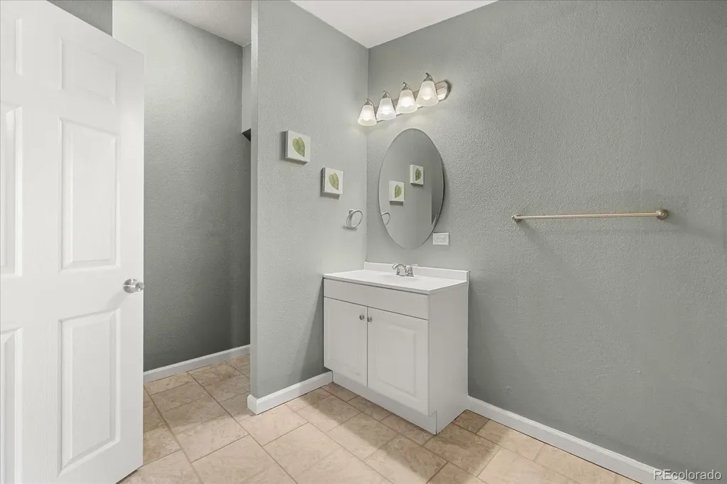 1924 W Asbury Avenue Denver CO 80223