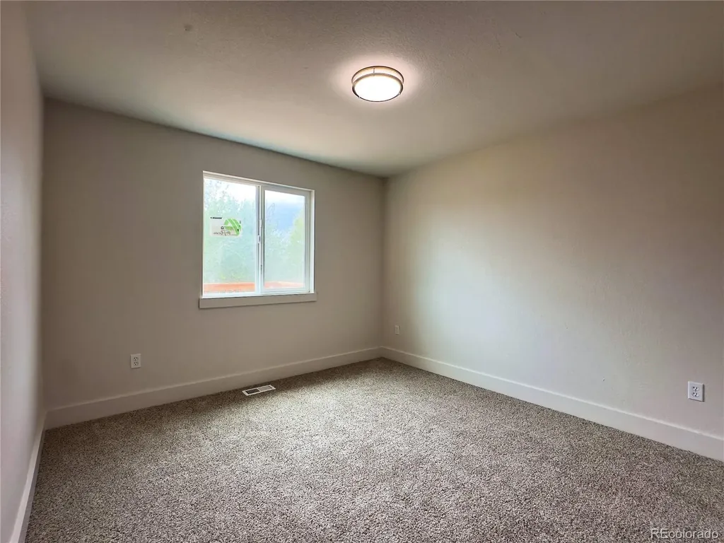 5128 Columbus Way Denver CO 80239