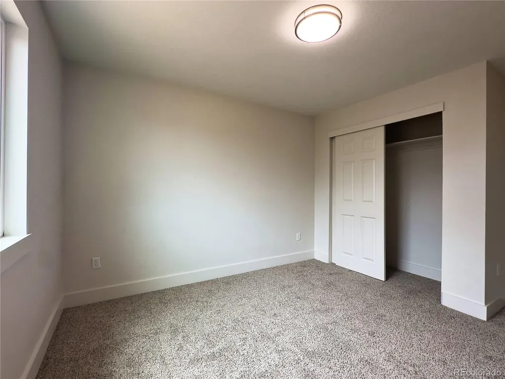 5128 Columbus Way Denver CO 80239