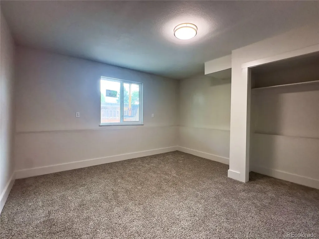 5128 Columbus Way Denver CO 80239