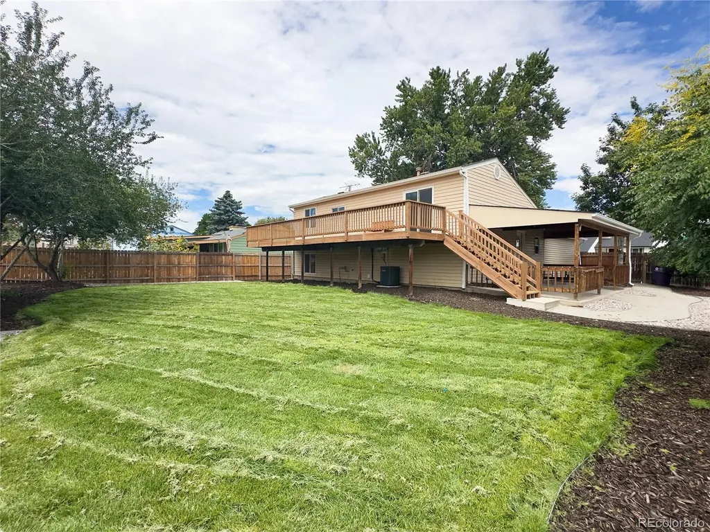 5128 Columbus Way Denver CO 80239