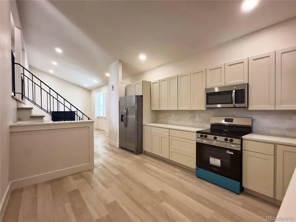 5128 Columbus Way Denver CO 80239