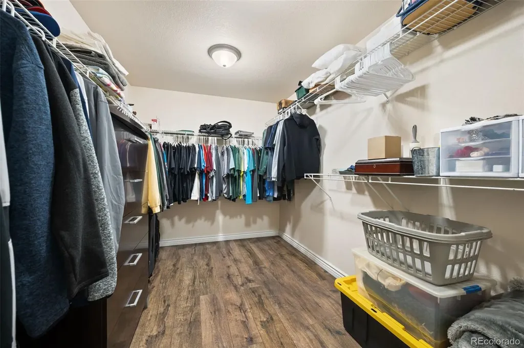 25084 E Pinewood Place Aurora CO 80016
