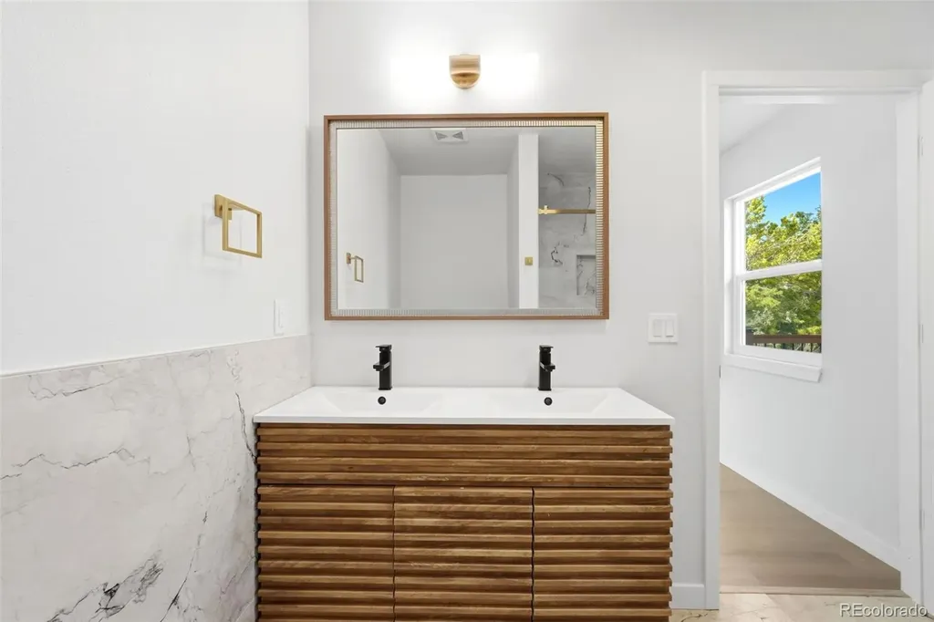 6752 S Dahlia Court Centennial CO 80122