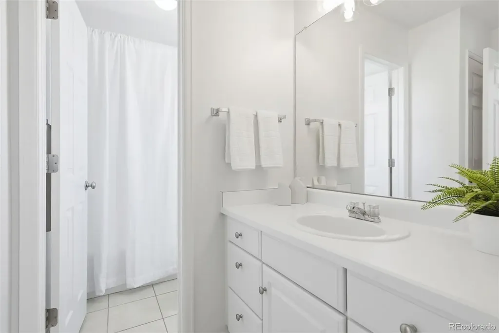 2043 King Way Denver CO 80211