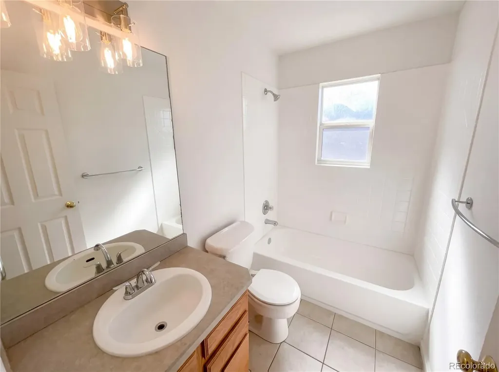 9686 Fairwood Street Littleton CO 80125