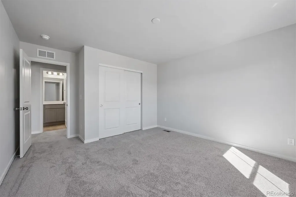 4709 N Valdai Court Aurora CO 80019