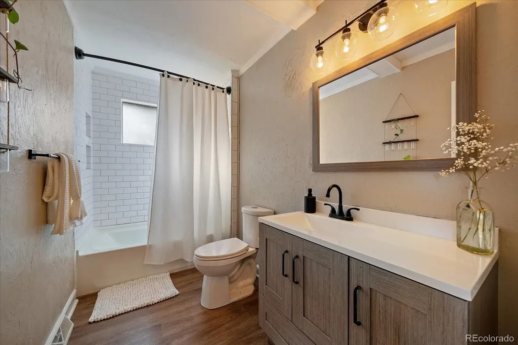3272 S Wabash Court Denver CO 80231
