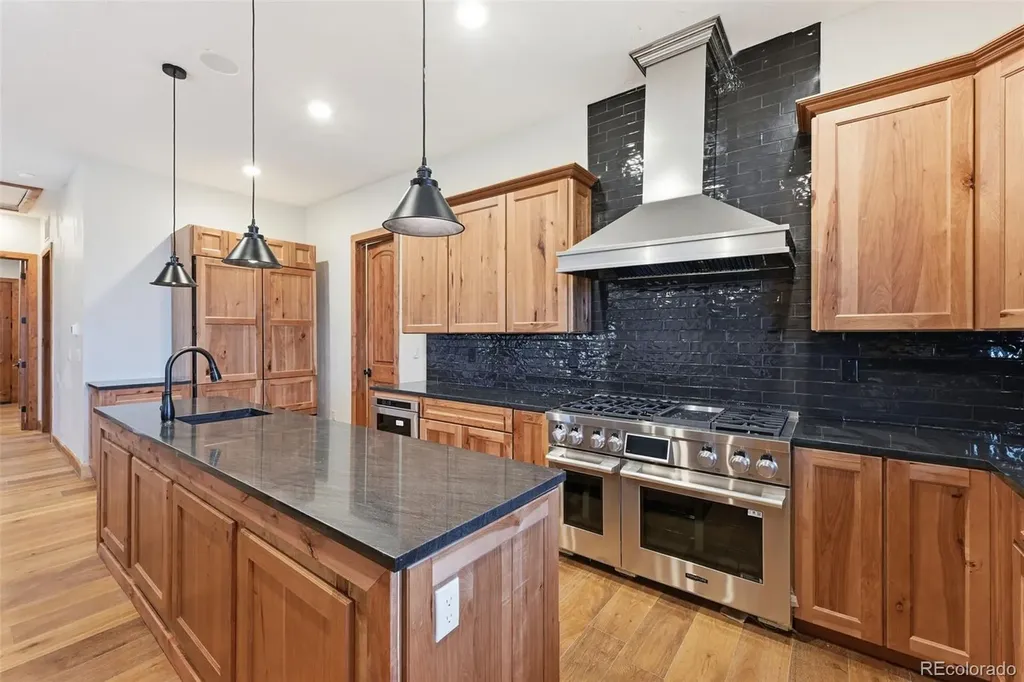 5320 Dual Rey Point Sedalia CO 80135