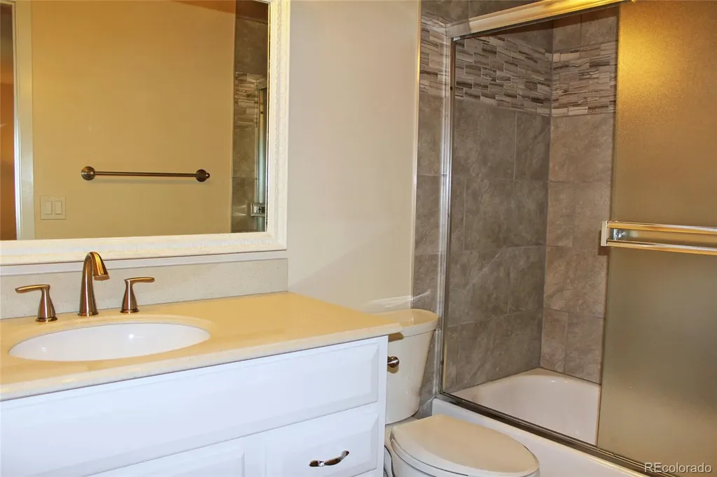 2734 S Heather Gardens Way Aurora CO 80014