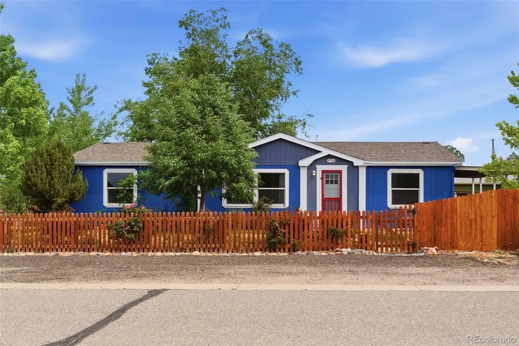 110 Dahlia Street Hudson CO 80642