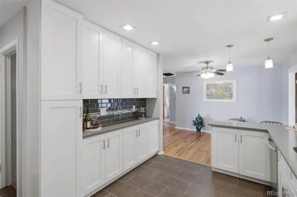 992 S Simms Street Denver CO 80228