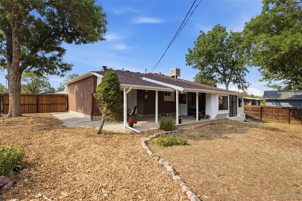 992 S Simms Street Denver CO 80228