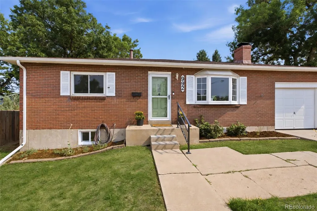 992 S Simms Street Denver CO 80228
