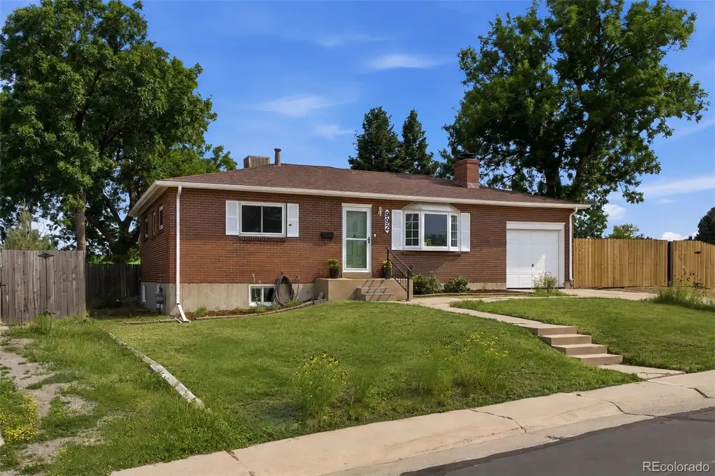 992 S Simms Street Denver CO 80228