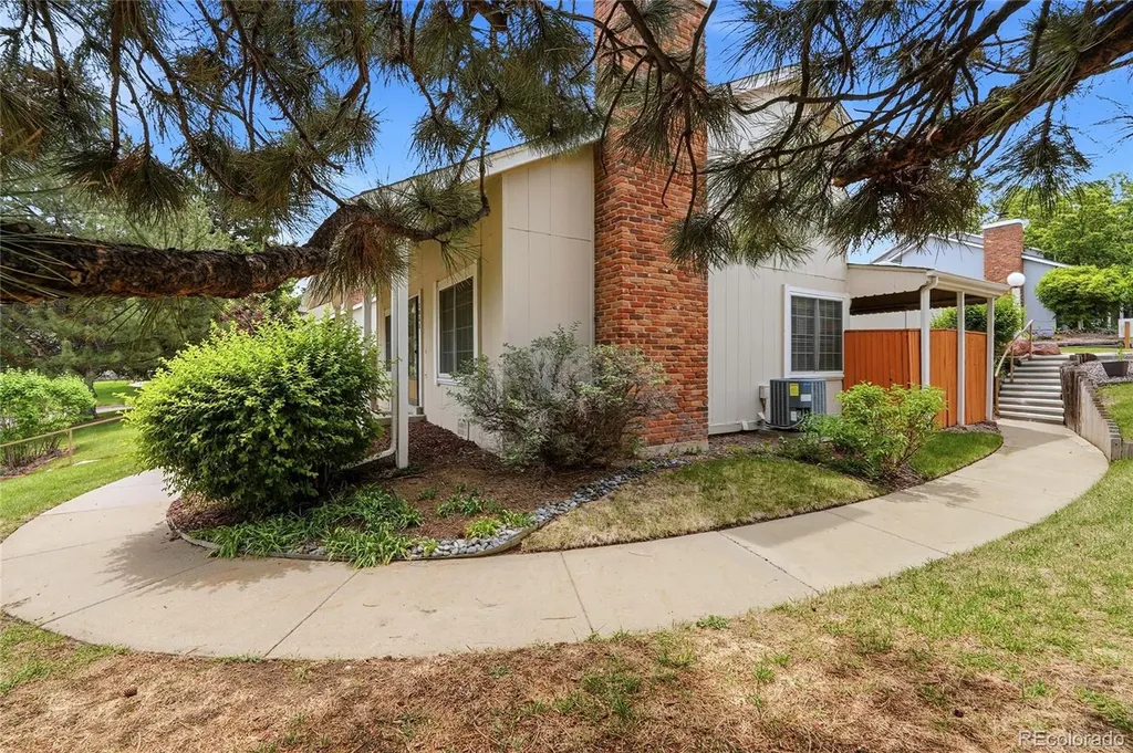 7068 S Knolls Way Centennial CO 80122