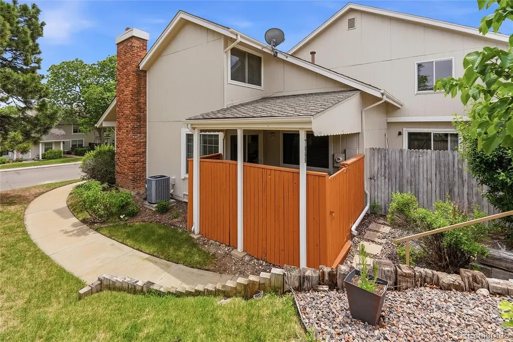 7068 S Knolls Way Centennial CO 80122