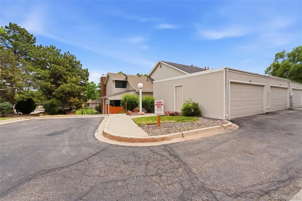 7068 S Knolls Way Centennial CO 80122