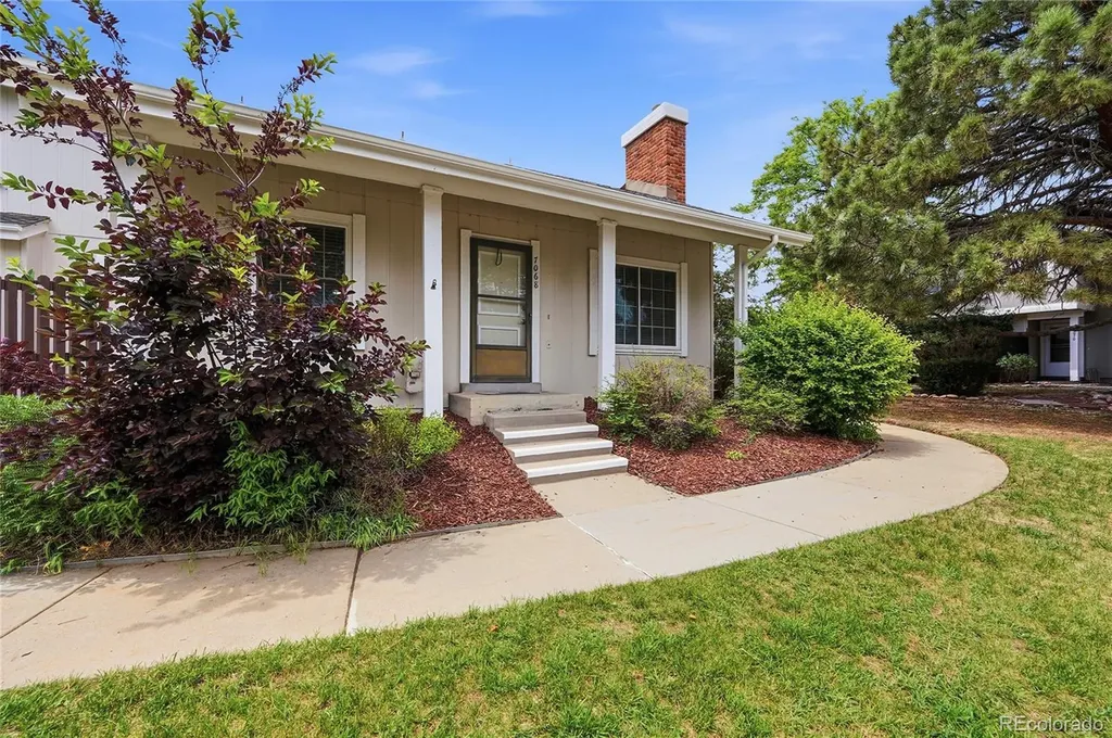 7068 S Knolls Way Centennial CO 80122