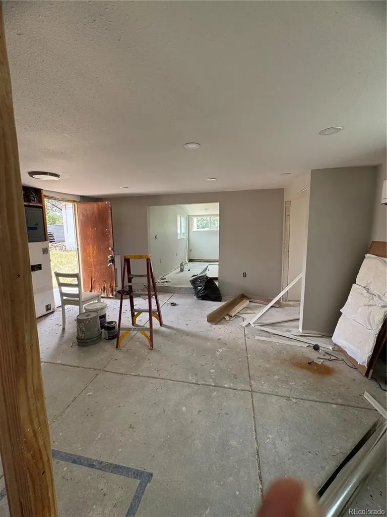 4921 W Tennessee Avenue Denver CO 80219