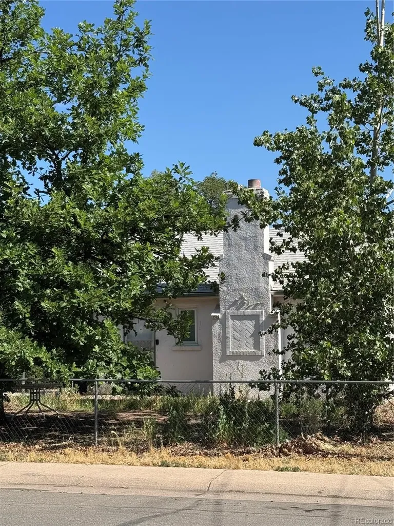 4921 W Tennessee Avenue Denver CO 80219