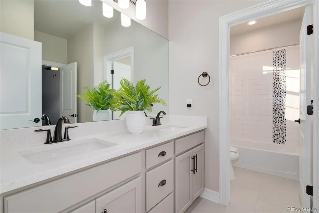 27500 E Lakeview Drive Aurora CO 80016