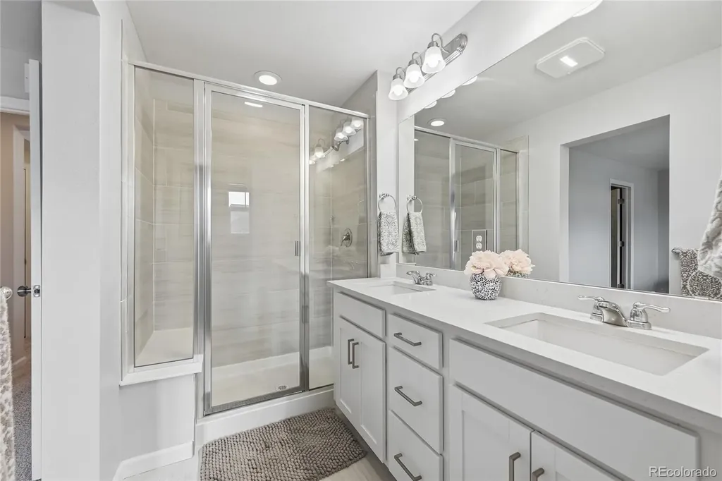 9912 Monte Vista Avenue Littleton CO 80125
