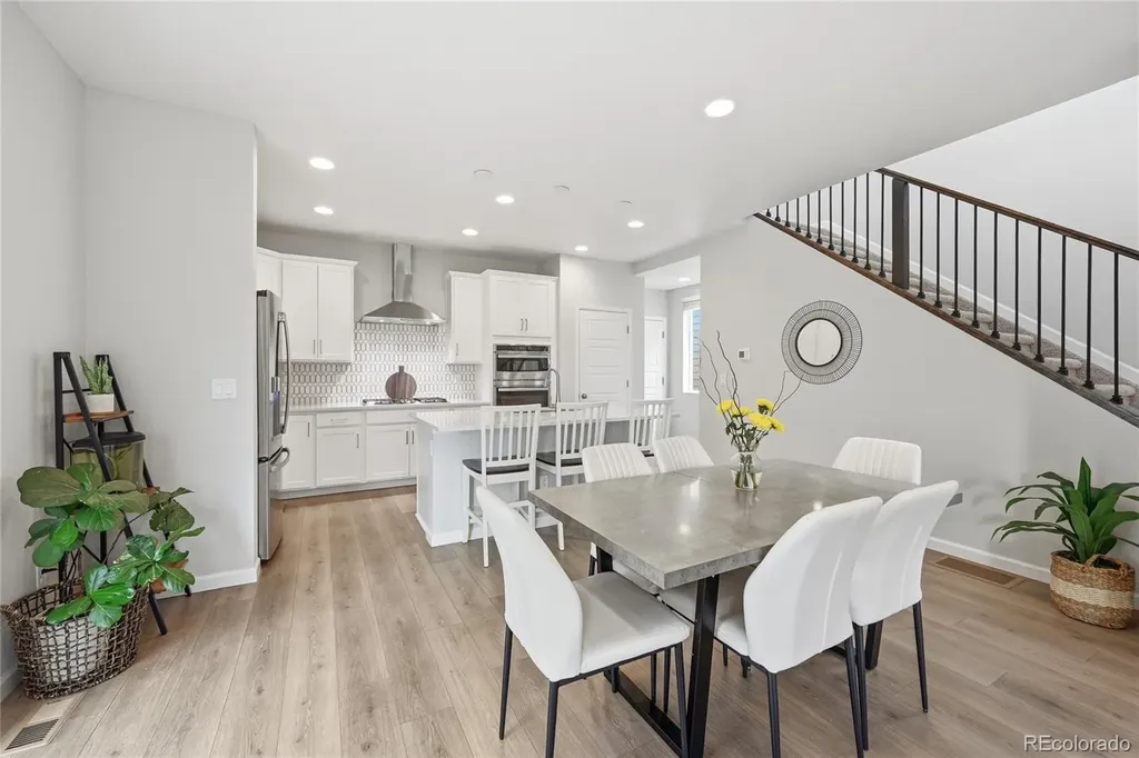 9912 Monte Vista Avenue Littleton CO 80125