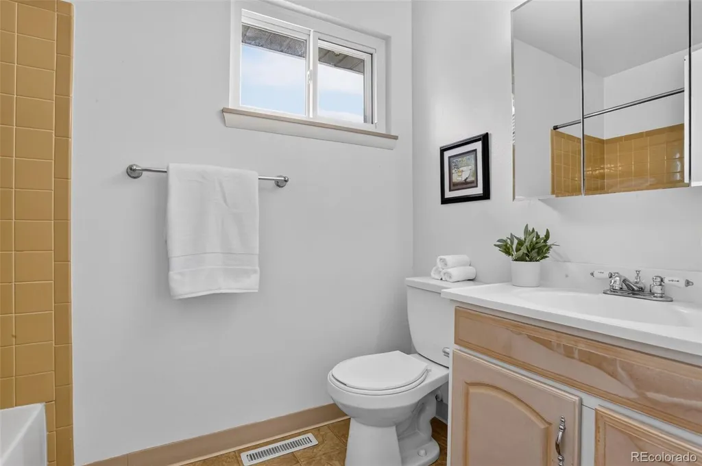 9964 Orangewood Drive Denver CO 80260