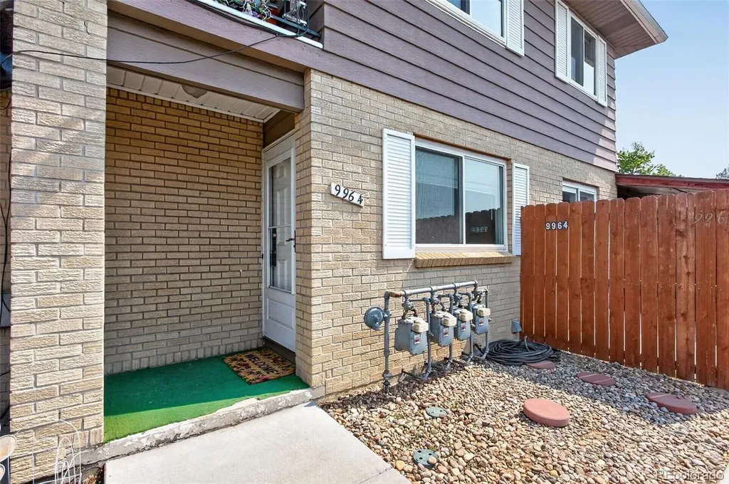 9964 Orangewood Drive Denver CO 80260