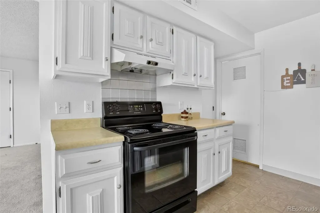 9964 Orangewood Drive Denver CO 80260